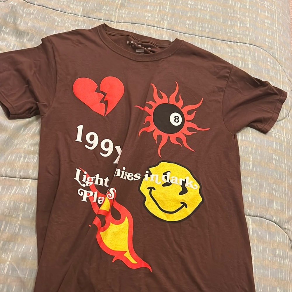 pacsun men’s brown graphic t-shirt